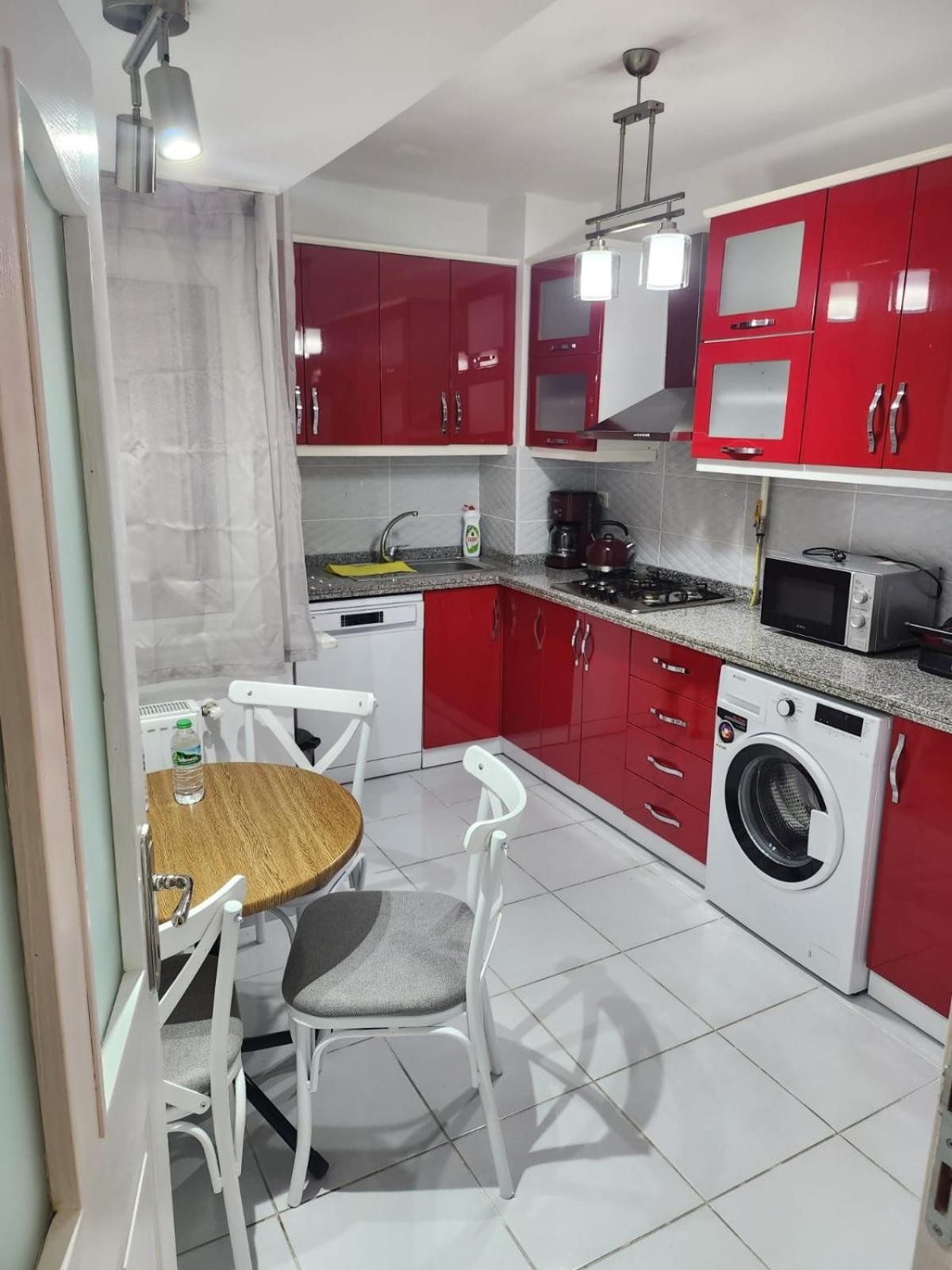 Appartement Kadikoy Merkezi Konumda *